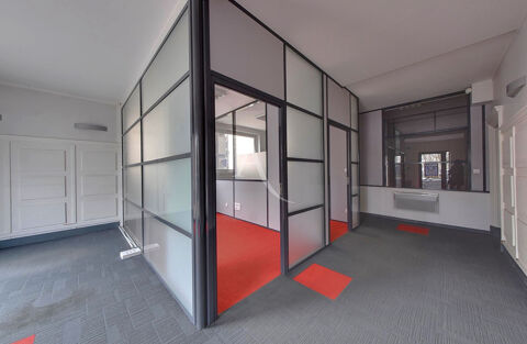 Bureaux Macon 15 pièce(s) , 320 m² 530000 71000 Macon