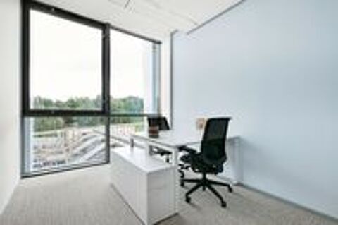   Accs tout compris aux [bureaux/espaces de coworking/salons d'affaires/etc.]  STOP & WORK VERSAILLES CHANTIER  