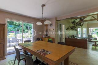  Maison  vendre 8 pices 162 m