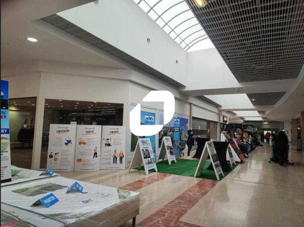   Locaux Commerciaux - A LOUER - 95 m non divisibles 